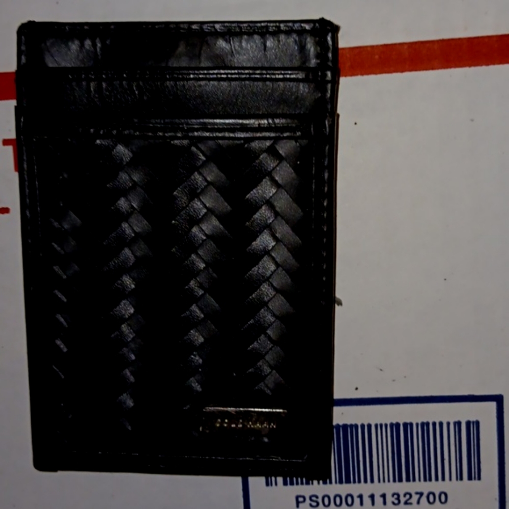 SOLD!!!!                              EUC COLE HAAN MONEY AND CARD CLIP LEATHER